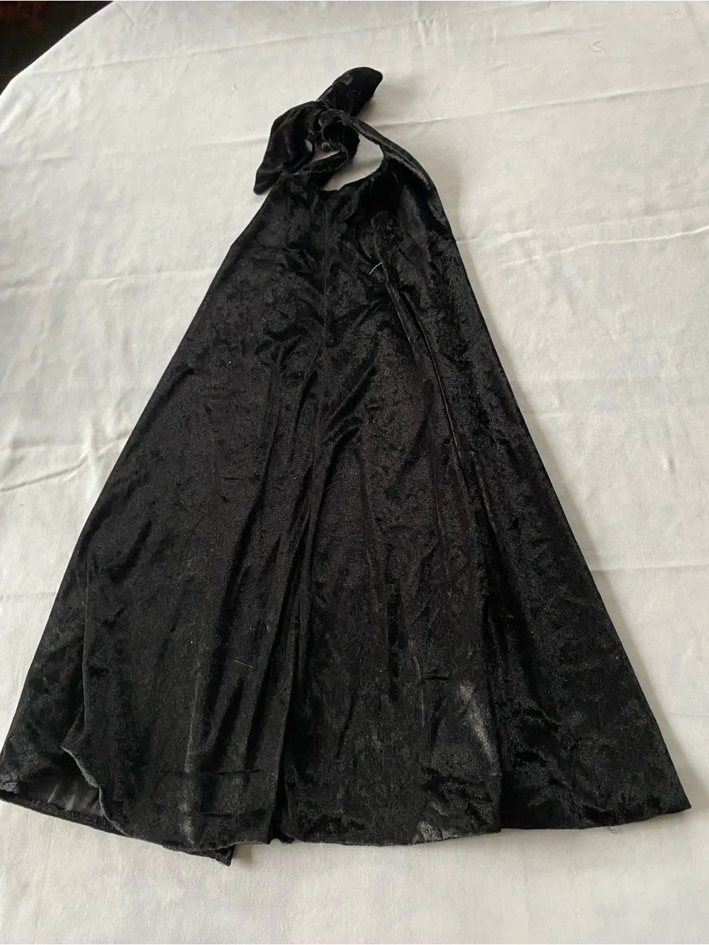 NWOT Halloween Black Kids Velvet Like Cape Size Large 10-12